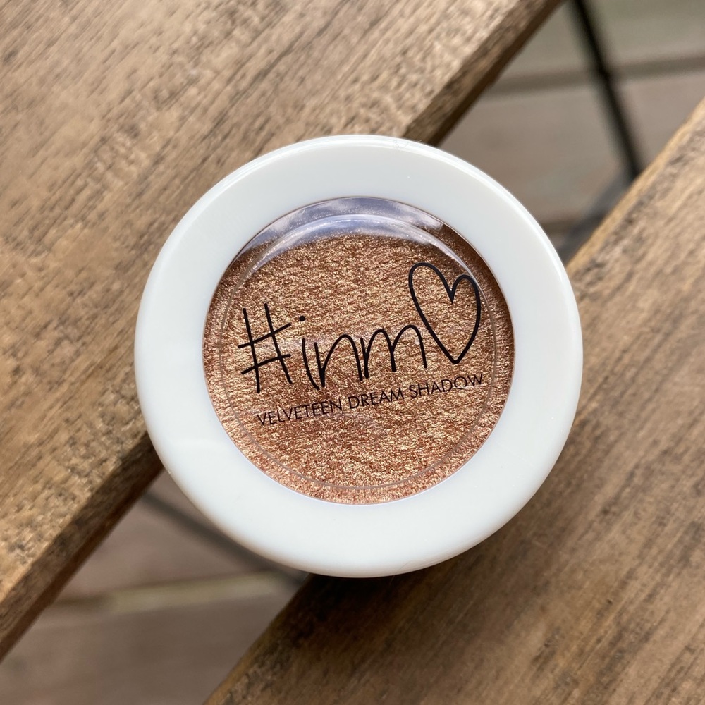 Kween Bee eyeshadow single +freebies